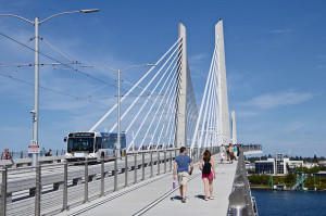 bus_on_tilikum_crossing_bridge bus_on_tilikum_crossing_bridge