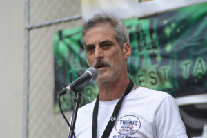 Michael Krawitz speaking at Seattle Hempfest in 2017