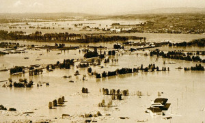 Vanport flood, 1948, looking north towards Vancouver (Creative Commons)
